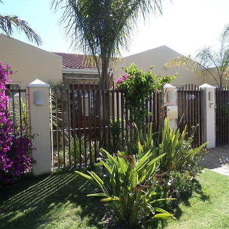 Kasa Nama Hotel Edgemead Luaran gambar
